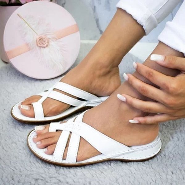 2020 new summer women's slippers pu fashion flat bottom cross casual all match solid color beach slippers, Black